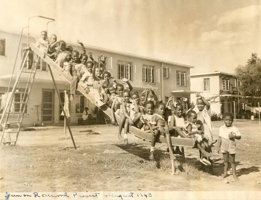 Children at Rosewood Courts in August 1943